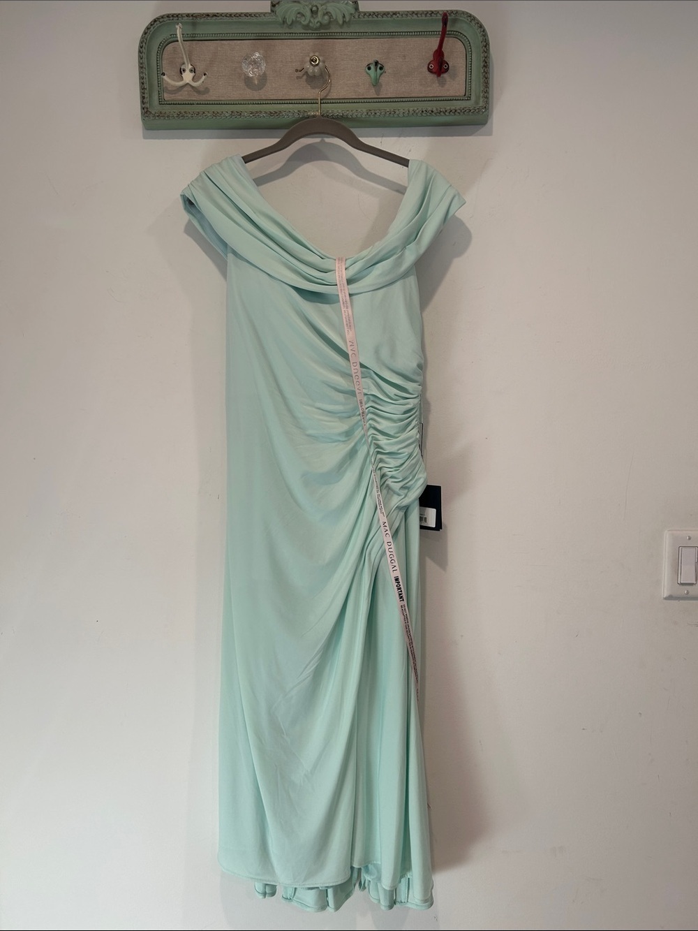 Mac Duggal Mint Green Off-Shoulder Ruched slit Maxi Dress gown new women’s 10